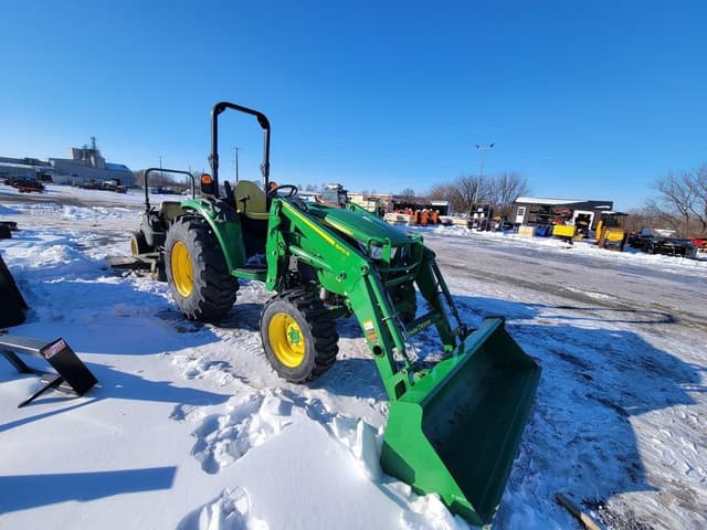 Image of John Deere 4044R equipment image 1