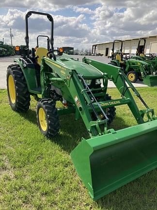 Image of John Deere 4044R equipment image 3