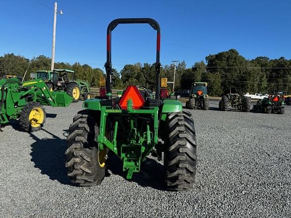 Image of John Deere 4052M equipment image 3