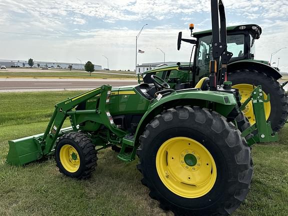 Image of John Deere 4052M equipment image 4