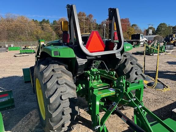 Image of John Deere 4052M equipment image 4