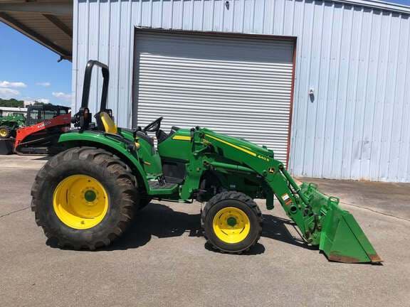 Image of John Deere 4052M equipment image 4