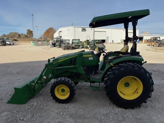 Image of John Deere 4052M equipment image 4