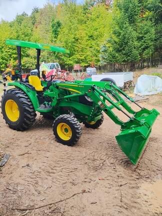 Main image John Deere 4052M