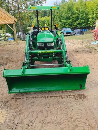 Image of John Deere 4052M equipment image 2