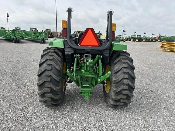 Image of John Deere 4052M equipment image 3
