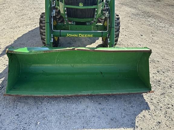 Image of John Deere 4052M equipment image 4