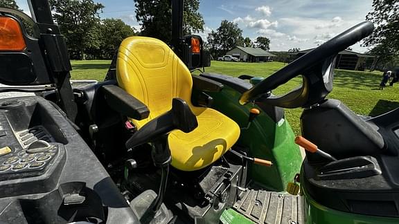 Image of John Deere 4052M equipment image 4