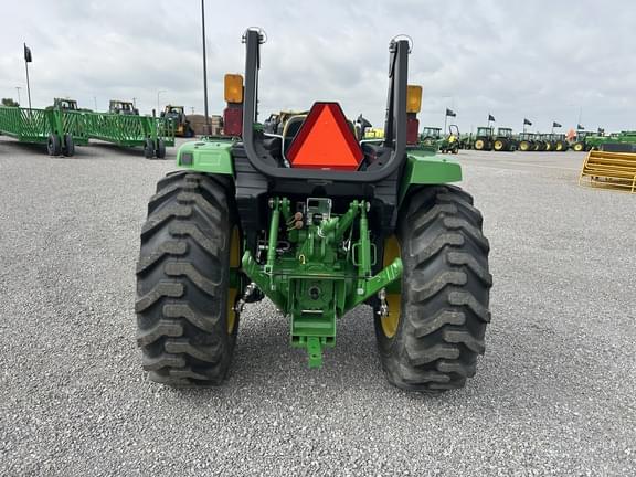 Image of John Deere 4052M equipment image 3