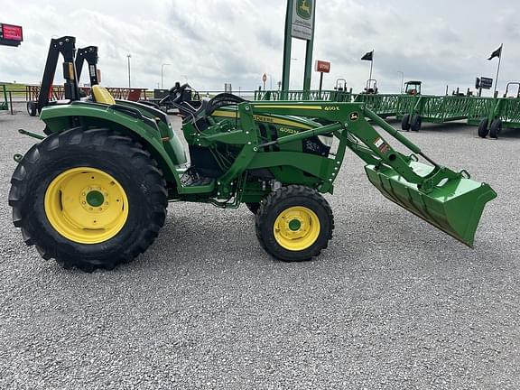 Image of John Deere 4052M equipment image 4
