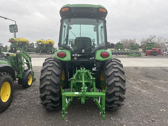 Image of John Deere 4052R equipment image 4