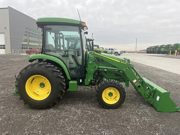 Image of John Deere 4052R equipment image 3