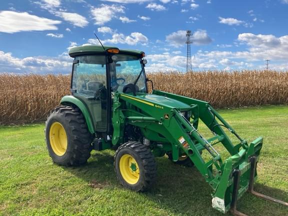 Image of John Deere 4052R Primary image