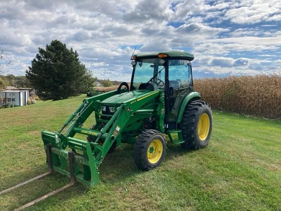 Image of John Deere 4052R equipment image 2