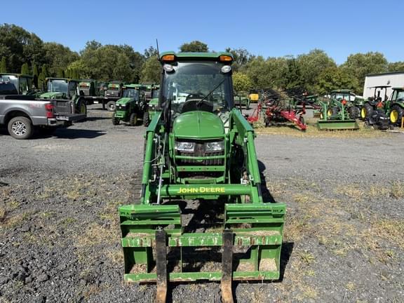 Image of John Deere 4052R equipment image 2