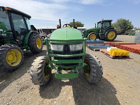 Image of John Deere 4052R equipment image 4