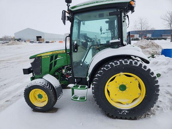 Image of John Deere 4052R equipment image 1