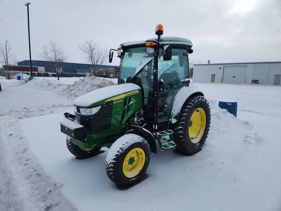 Main image John Deere 4052R