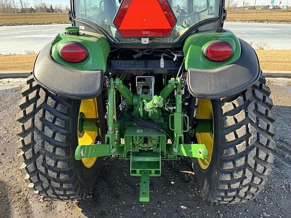 Image of John Deere 4052R equipment image 3