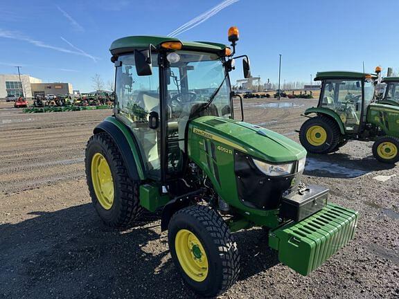 Image of John Deere 4052R equipment image 4