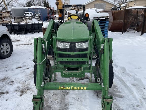 Image of John Deere 4052R equipment image 2