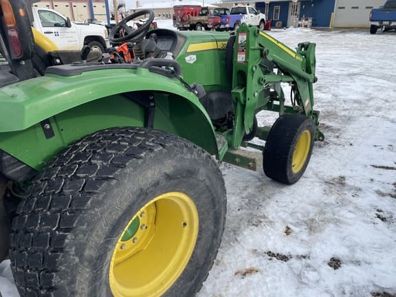 Image of John Deere 4052R equipment image 1