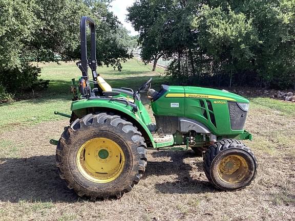 Image of John Deere 4052R equipment image 1