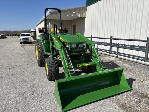 Image of John Deere 4052R equipment image 3