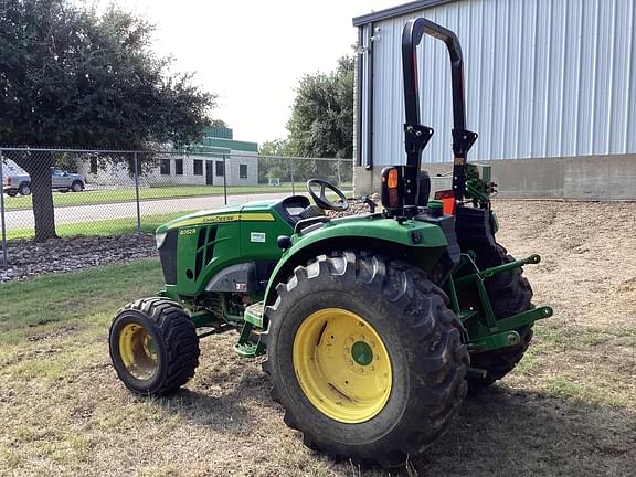 Image of John Deere 4052R equipment image 3