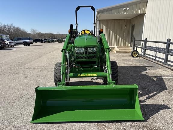 Image of John Deere 4052R equipment image 1