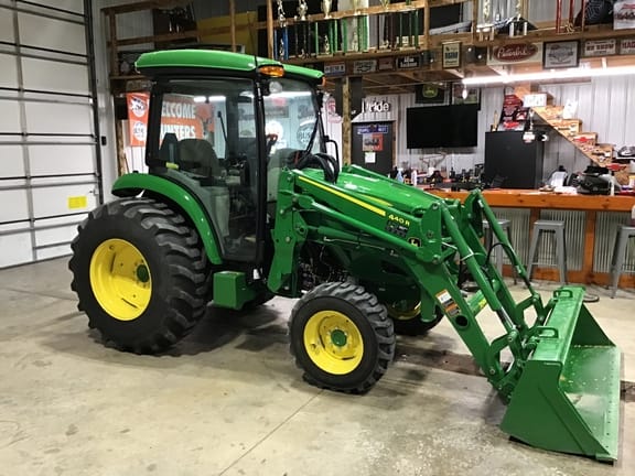 Main image John Deere 4052R