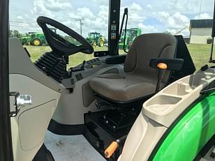 Main image John Deere 4052R 1