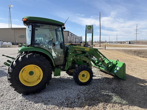 Image of John Deere 4052R equipment image 2