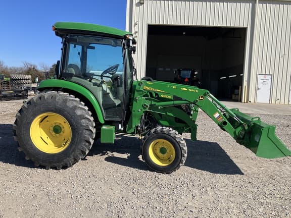 Image of John Deere 4052R equipment image 3