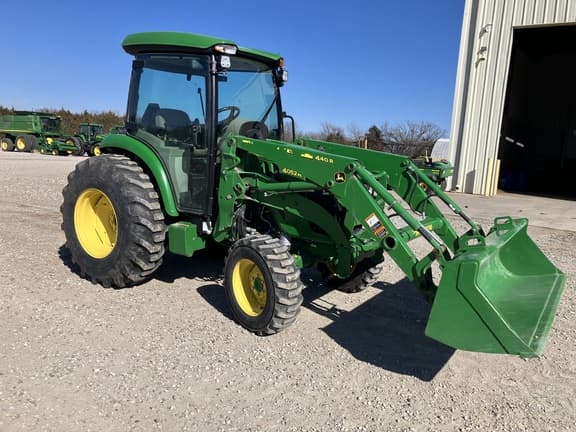 Image of John Deere 4052R equipment image 2