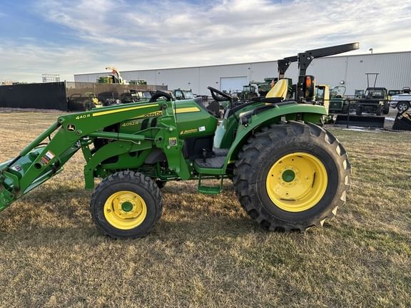 Main image John Deere 4052R