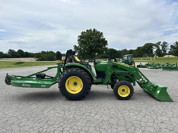 Image of John Deere 4052R equipment image 4