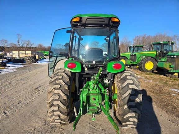 Image of John Deere 4052R equipment image 4