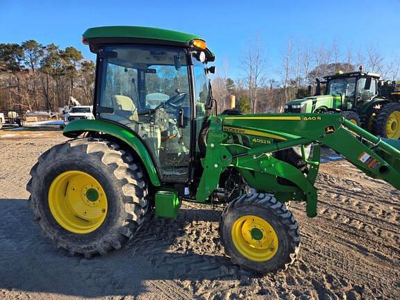 Image of John Deere 4052R equipment image 3