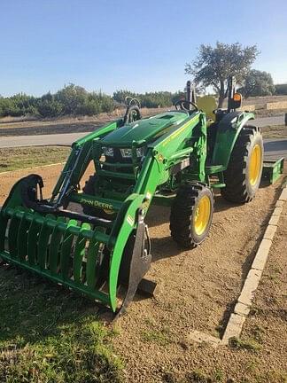 Image of John Deere 4052R equipment image 2