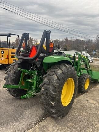 Image of John Deere 4052R equipment image 4