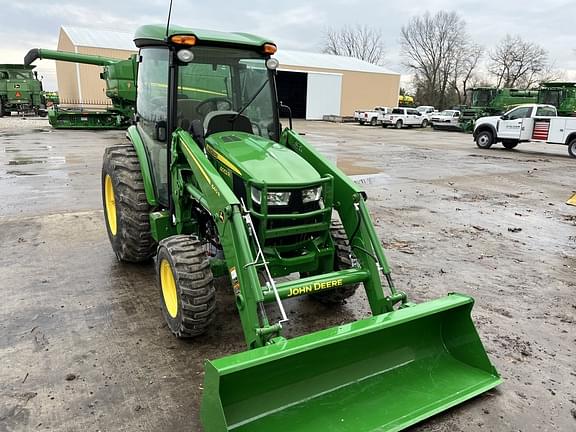 Image of John Deere 4052R equipment image 1