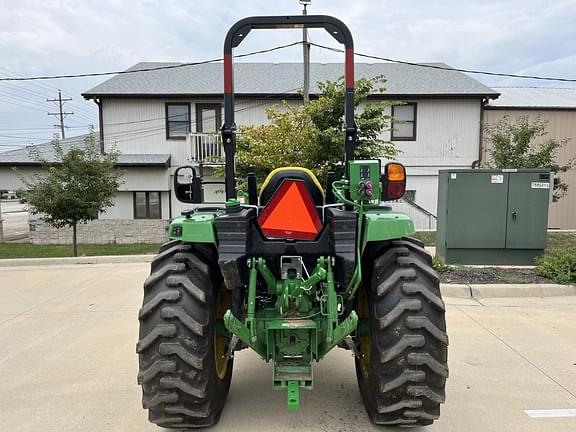 Image of John Deere 4052R equipment image 3