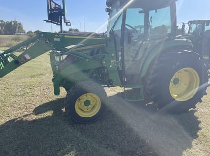 Main image John Deere 4052R
