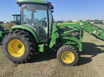 Image of John Deere 4052R equipment image 4