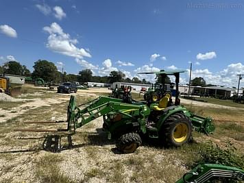 Main image John Deere 4052R