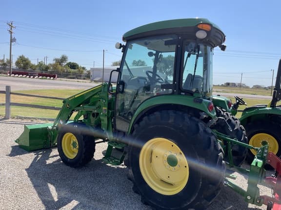 Image of John Deere 4052R equipment image 4