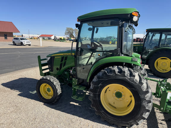 Image of John Deere 4052R equipment image 1