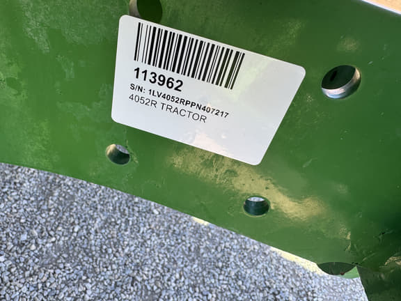 Image of John Deere 4052R equipment image 3