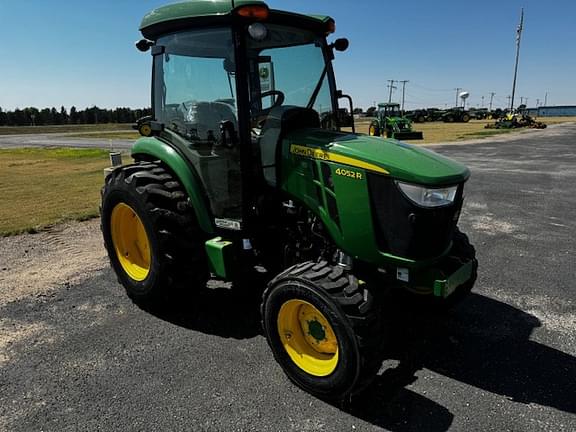 Image of John Deere 4052R equipment image 2